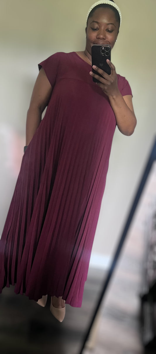 Round Neck Sleeveless Pleated Long Dress